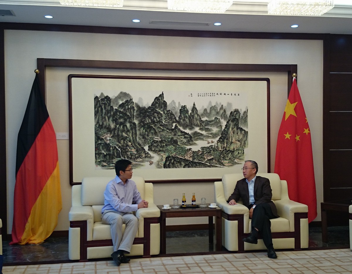 开元旅游集团总裁周鸿图拜会驻法兰克福梁建全总领事