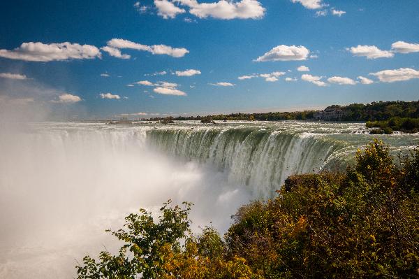 【夏季5-10月】加拿大东部7日深度精华游：千岛湖+翠湖山庄+魁北克+蒙特利尔+尼亚加拉瀑布（多伦多往返）