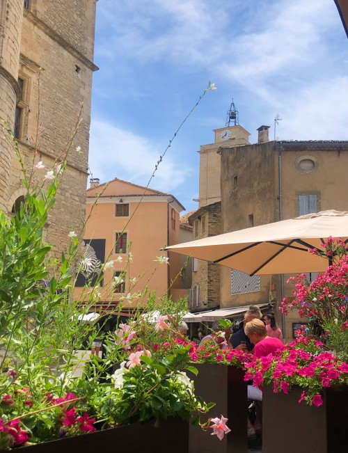 【两人成团】阿维尼翁往返 法国薰衣草小镇经典一日游 ：泉水小镇+石头城+红土城+塞南克修道院 +索村