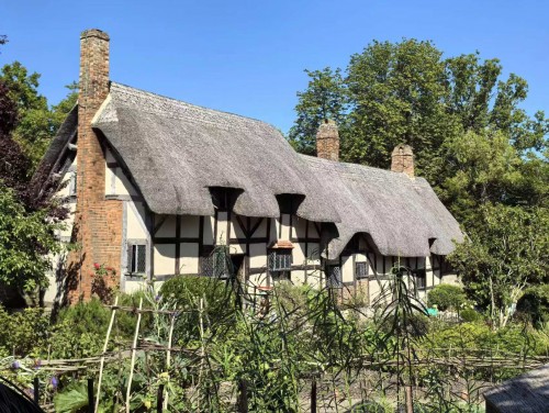 英国伦敦两日游A线：温莎城堡+巴斯罗马浴场+巨石阵+科茨沃尔德+莎士比亚出生地+安妮小屋（周六中文）