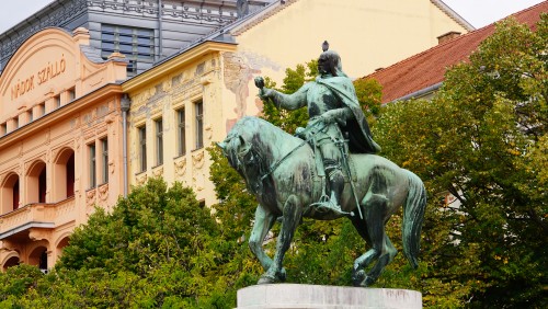 布达佩斯，克罗地亚，波黑