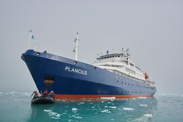 普兰休斯号（Plancius） -南极半岛深度路线-大本营-免费露营、皮划艇、雪鞋/徒步、登山、摄影等（13天12晚）