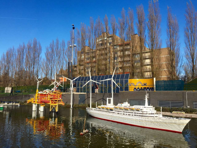 马德罗丹小人国